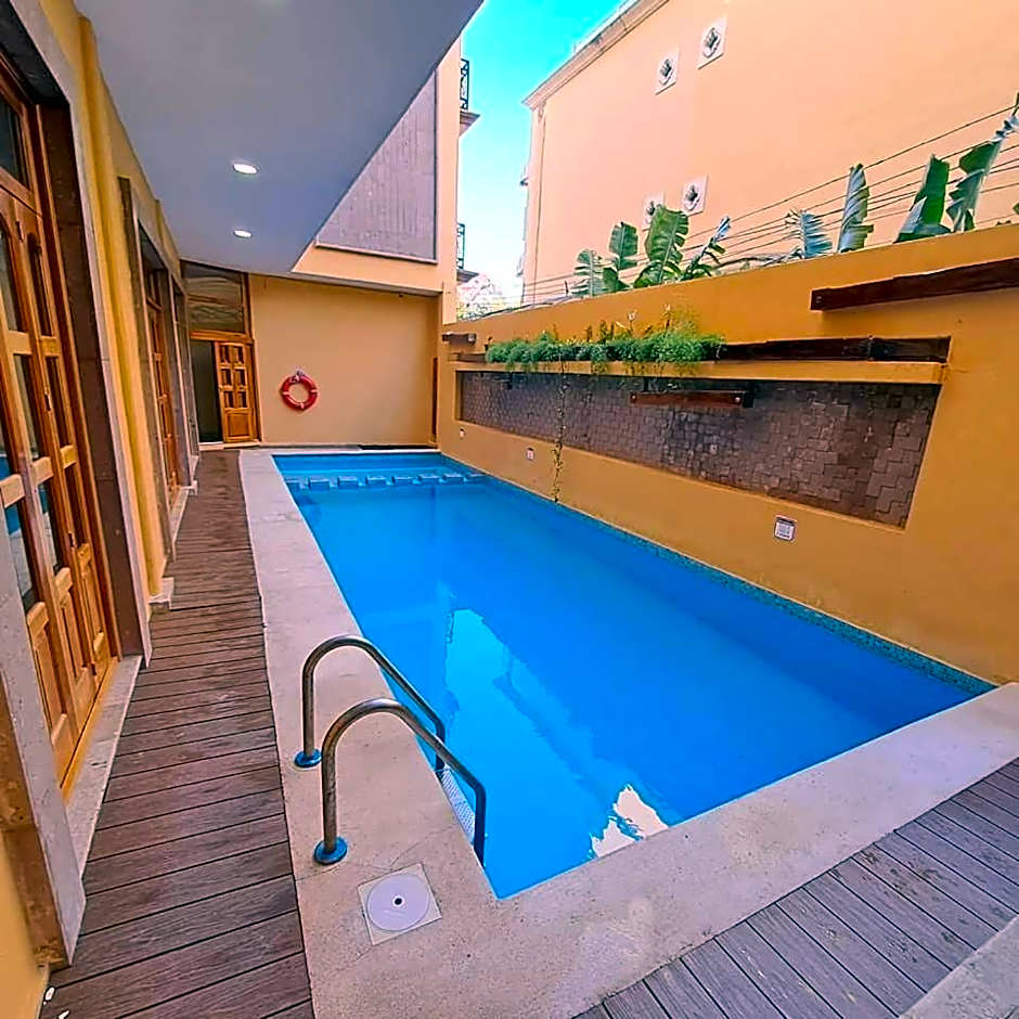 Cancun International Suites