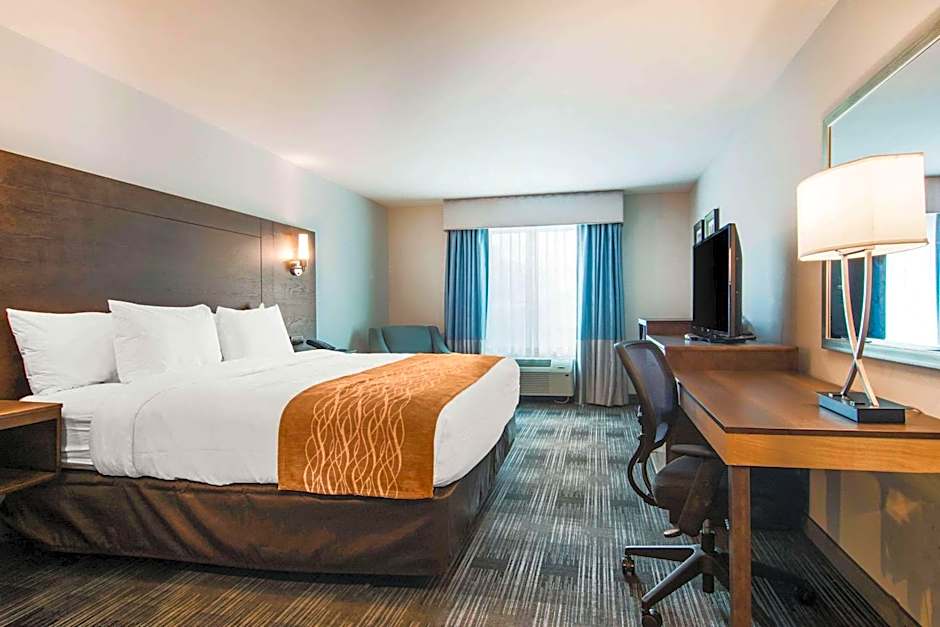 Comfort Inn & Suites