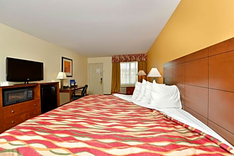 1 King Bed, Non-Smoking, Microwave And Refrigerator, Coffee Maker, Hairdryer, Continental Breakfast