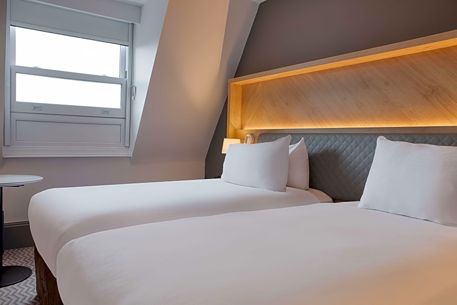 Photo 1 of 4 of 2 Twin Beds Guestroom