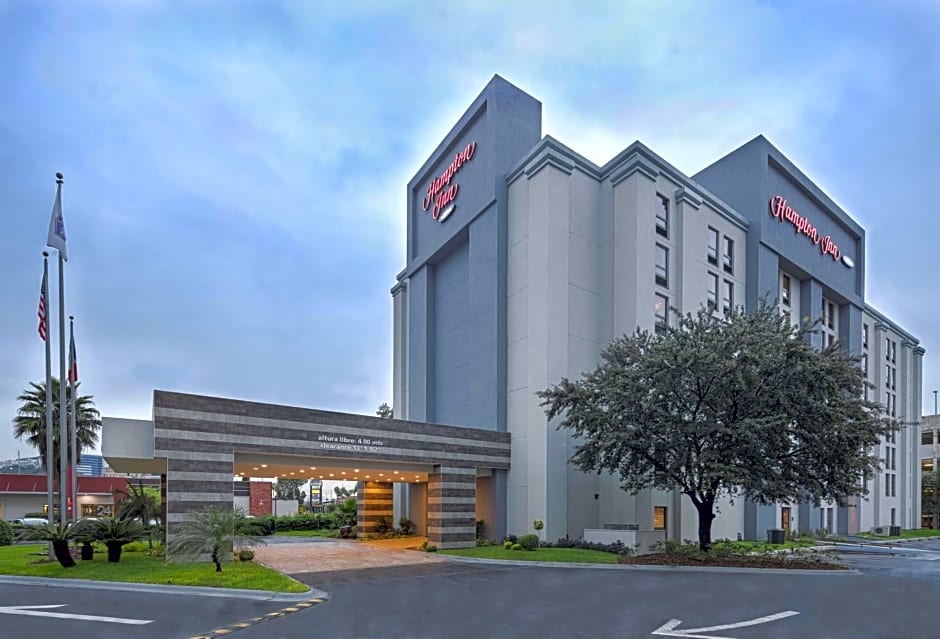 Hampton Inn By Hilton Monterrey-Gallerias