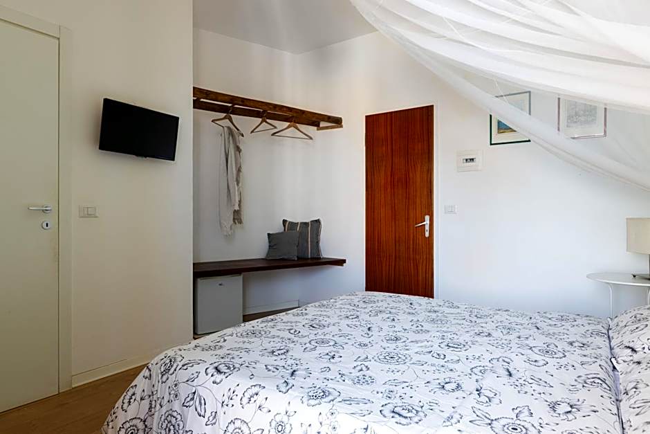 Tauromenion Guest House