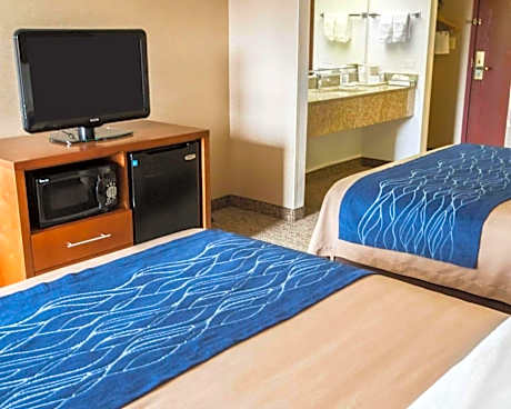 Queen Room with Two Queen Beds - Non-Smoking