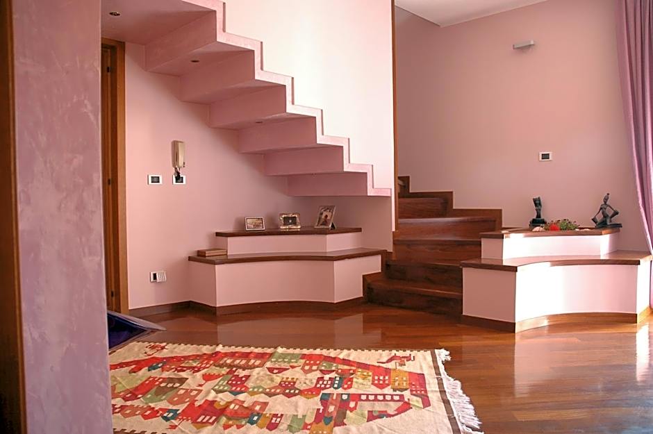 Liana Guest House