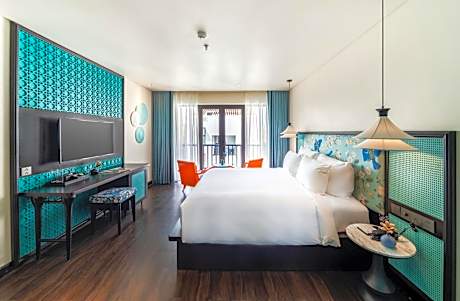 Deluxe Double Room with Balcony and River View