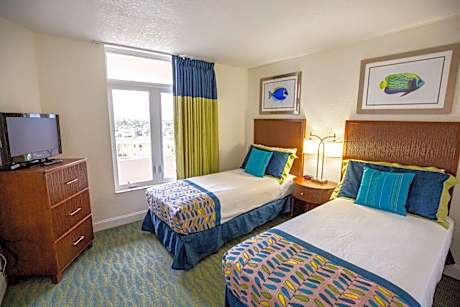 Oceanfront 2 Bedroom Condo