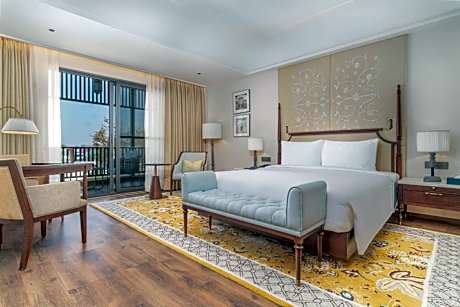 Collection Executive Room with Balcony