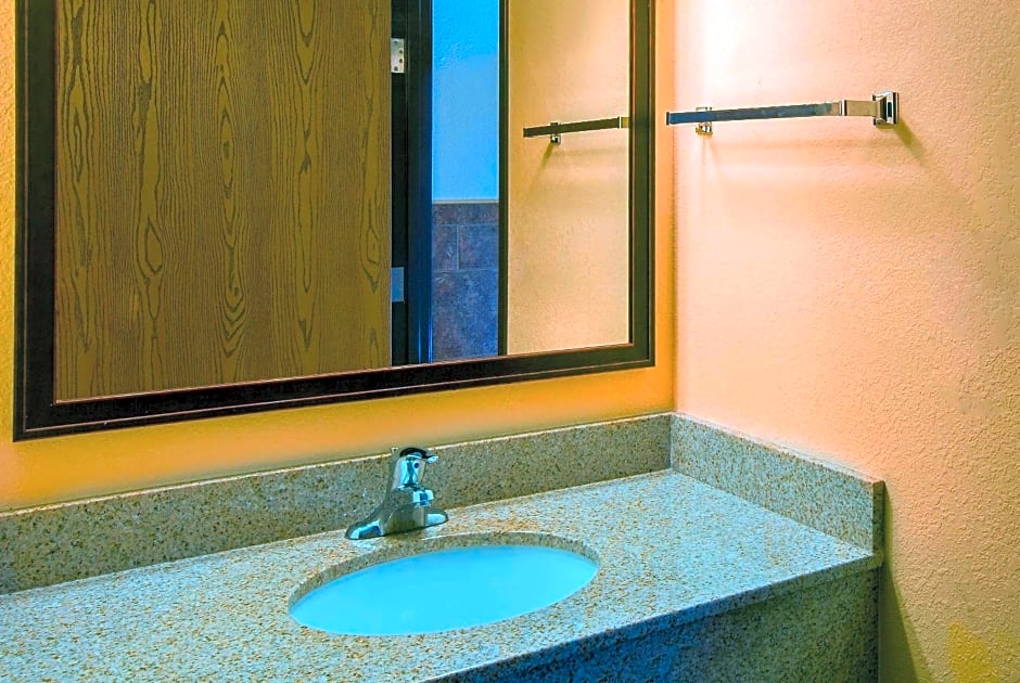 AmericInn by Wyndham Chamberlain - Conference Center