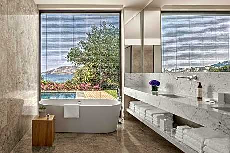 Tilkicik Bay Pool Suite, 1 Bedroom Suite, 1 King, Sofa bed, Pool access, Tub, Patio