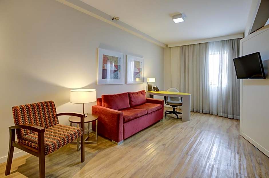 Quality Suites Alphaville