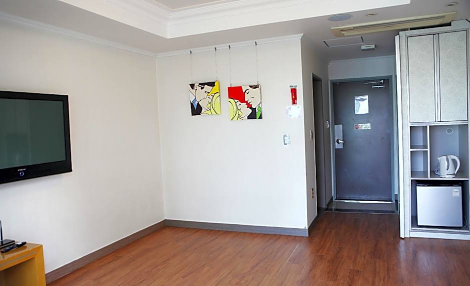 Tongyeong Bay Condo Hotel