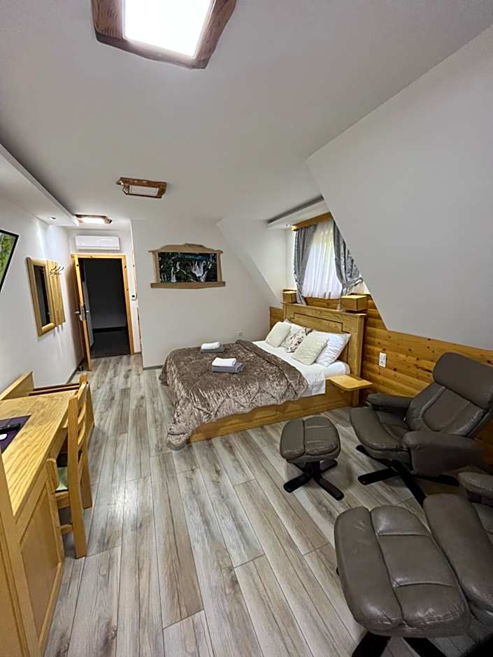Rustic Inn River — 50 fotoğraftan 1. fotoğraf