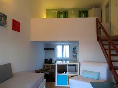 Standard Studio - Split Level