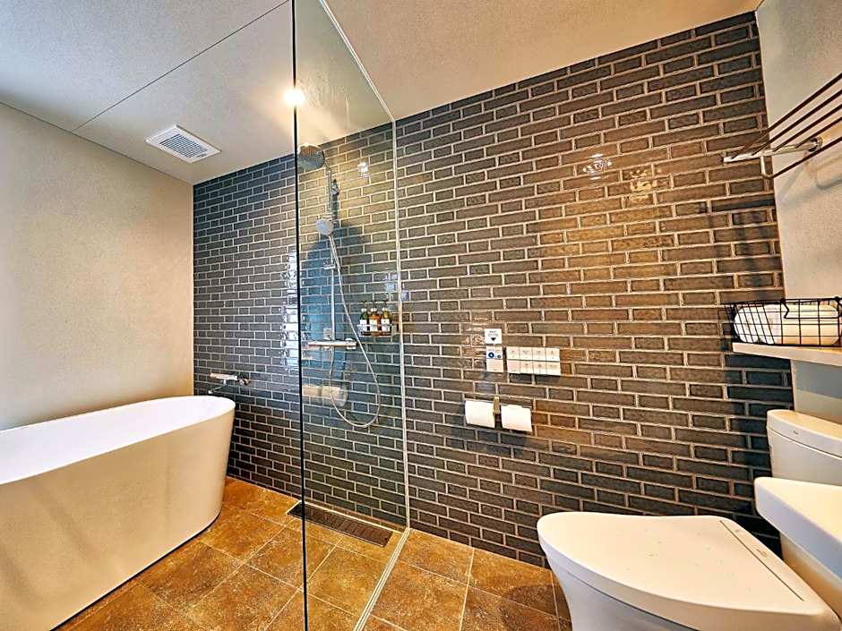 Yomitan Condhotel ND