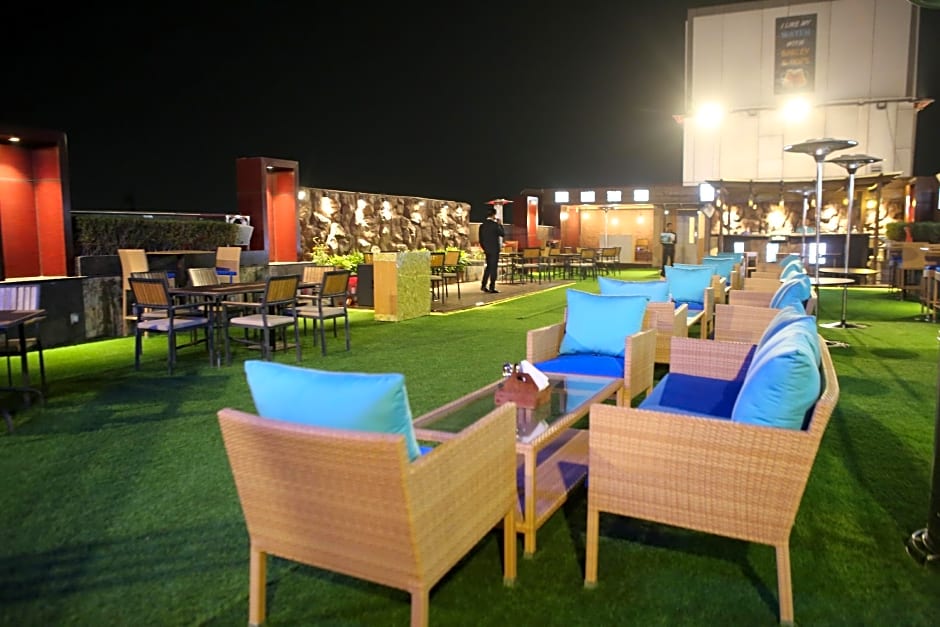 Regenta Central The Crystal Kanpur