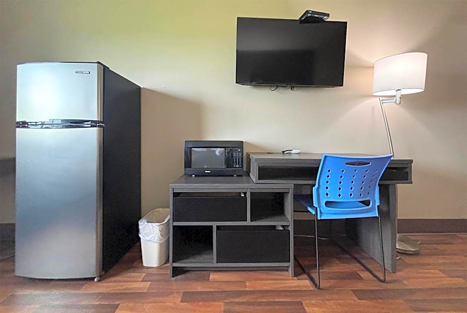 Super 8 by Wyndham Grayville