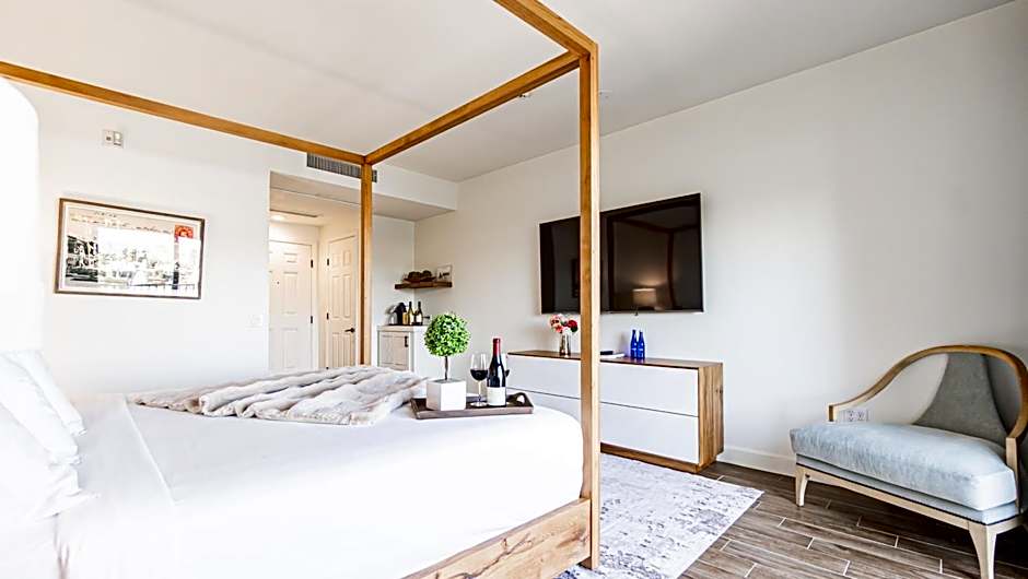 The Chateau at Lake La Quinta