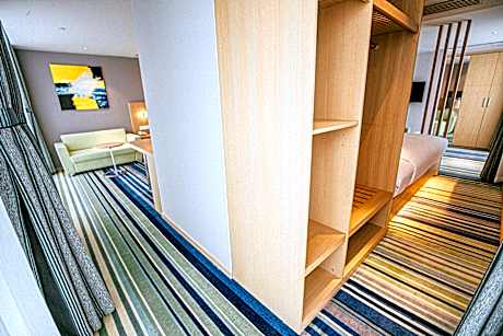 1 King 1 Single Standard