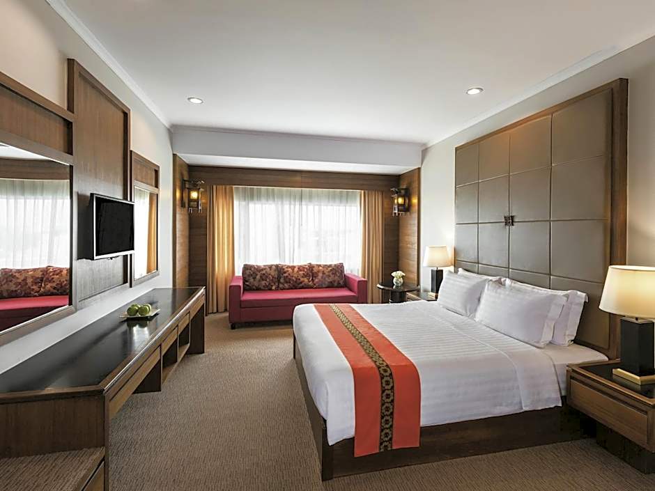 Photo 1 of 4 of Deluxe 1 King Bed