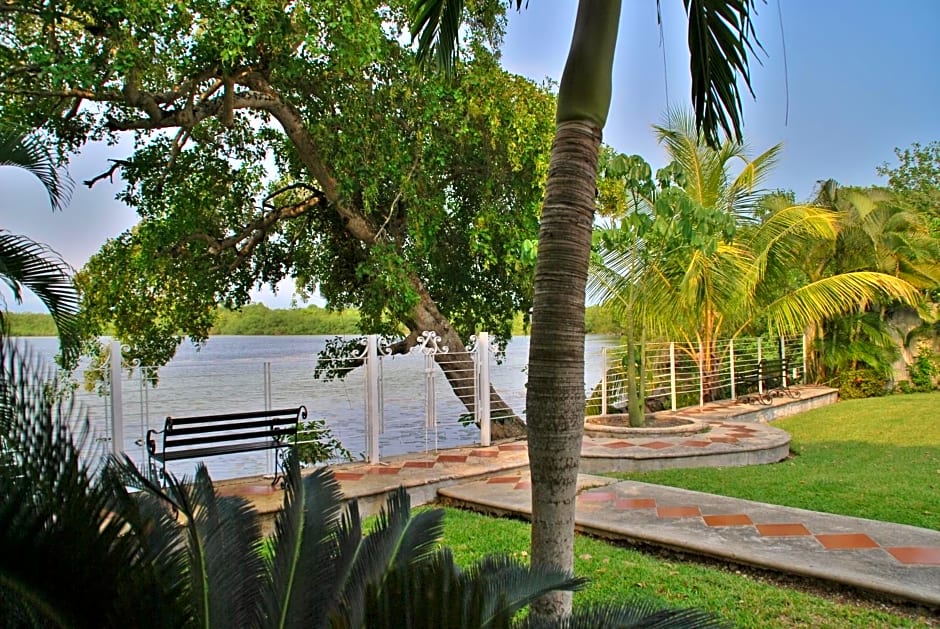 Hotel Lagoon - Pet Friendly
