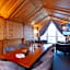 Kings Hotel First Class