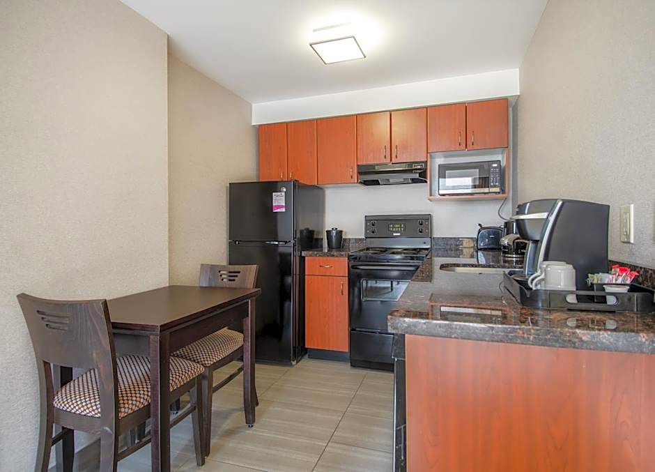 Coast Calgary Downtown Hotel & Suites by APA