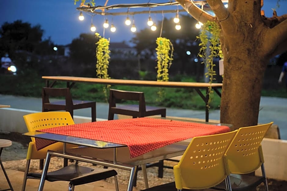 AMAZ Bed & Cafe