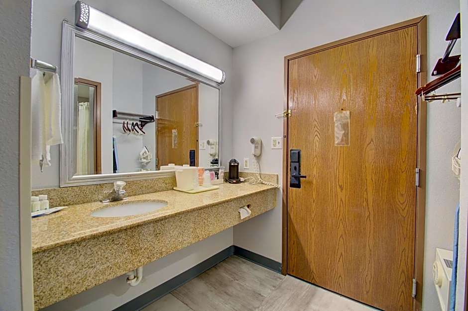 Quality Inn & Suites CVG Airport