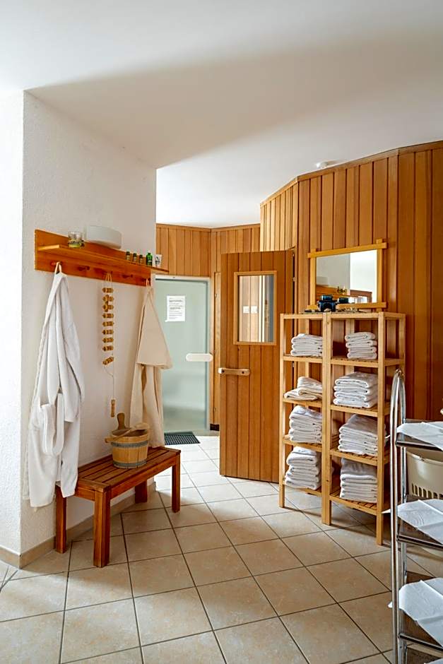 Ferienanlage Zum Silberstollen 2 Häuser am Berg Polderhof und Weißeritzhütte