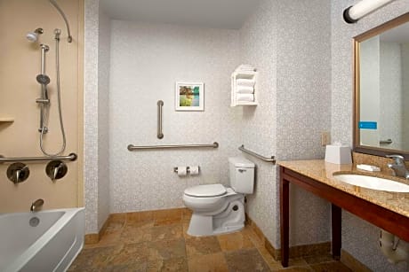 King Room - Hearing Accessible/Non-Smoking with Tub