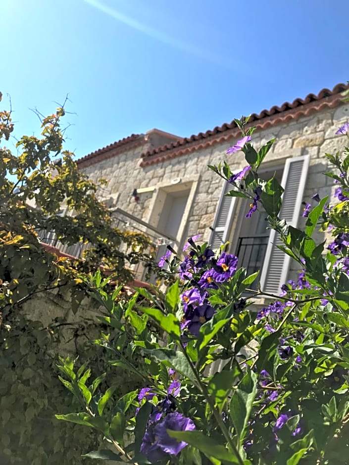 Çona Butik Otel