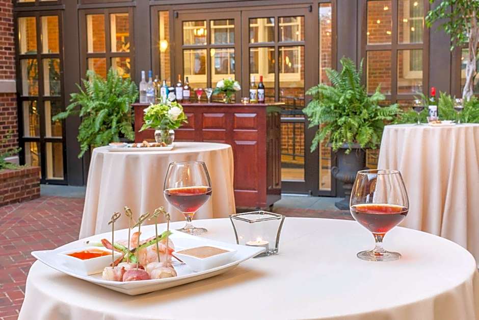 The George Washington A Wyndham Grand Hotel