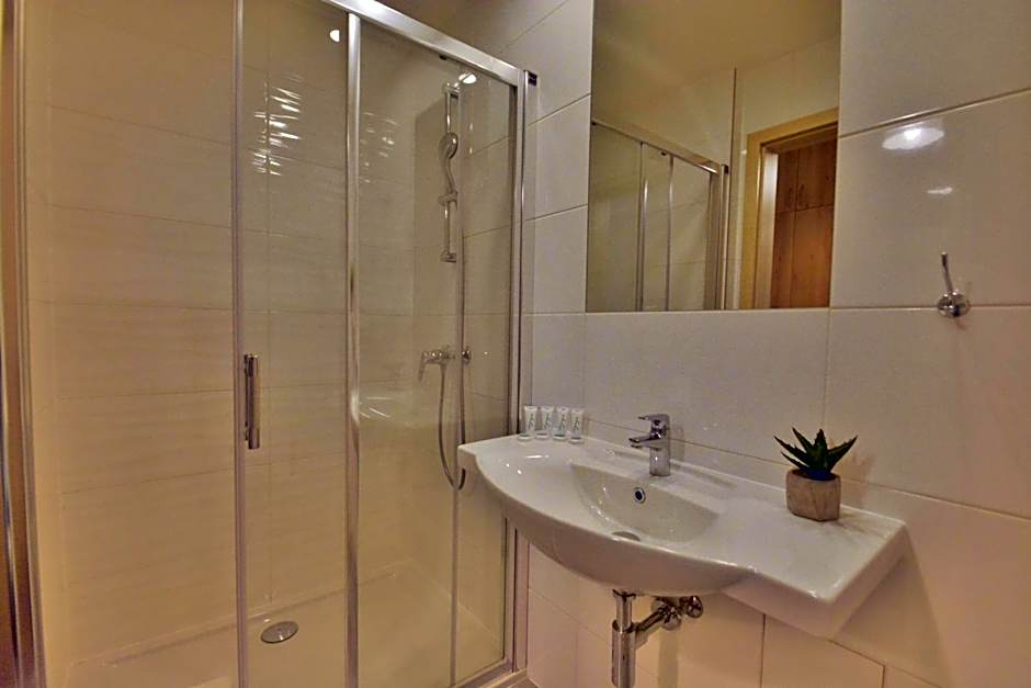 Osiedle Cesarskie Apartamenty - Parking - Apartamenty Bryza