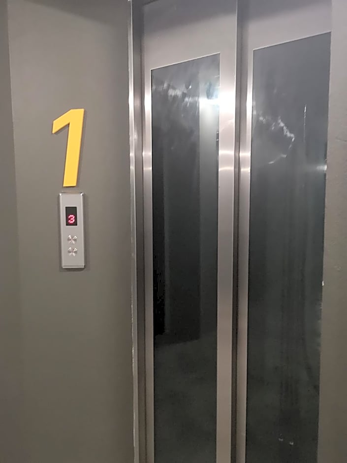 Get GuestHouse 2 (Sangsri 4)