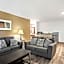 Econo Lodge Inn & Suites