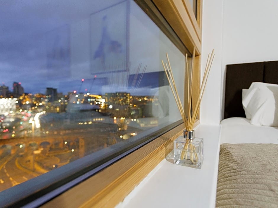 Live in Leeds Sky Penthouse