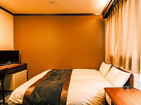 Double Room with Small Double Bed - Non-Smoking