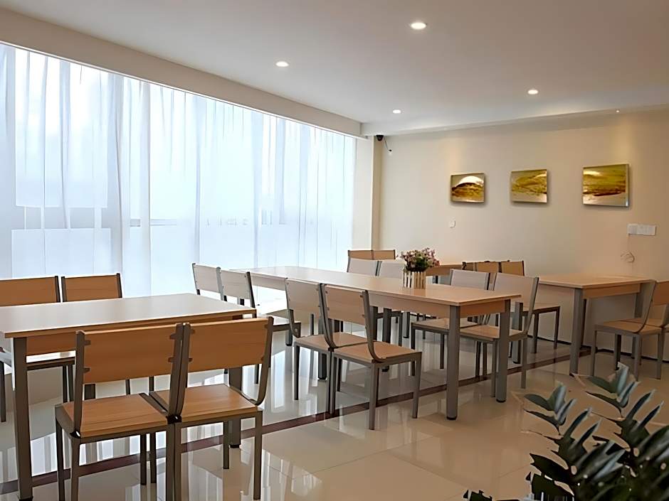 GreenTree Inn Guangxi Yulin Jincheng Commercial Building Shell Hotel