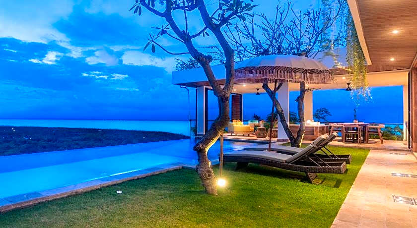 Uluwatu Sunset Hills