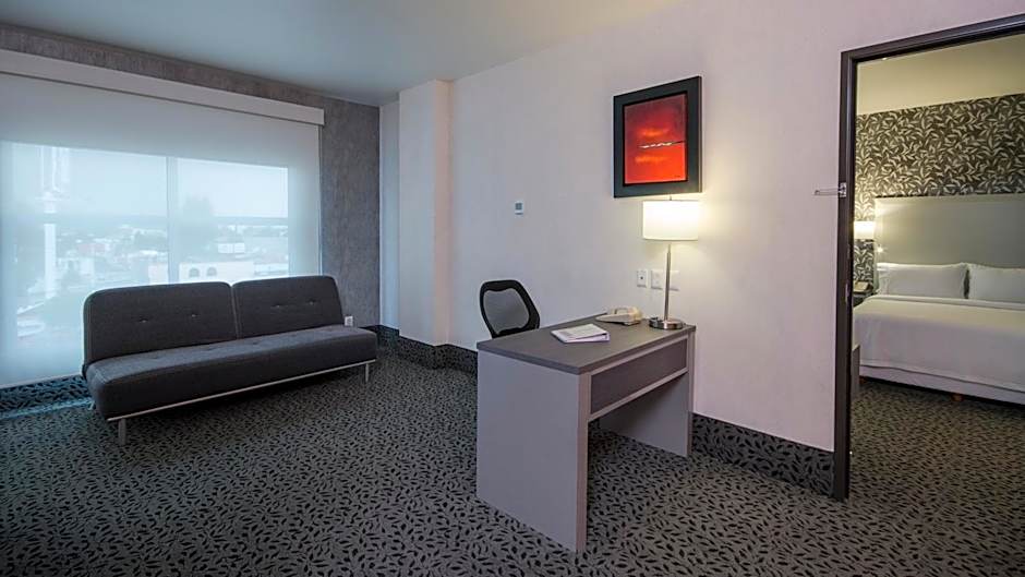 Holiday Inn Express & Suites Queretaro By IHG