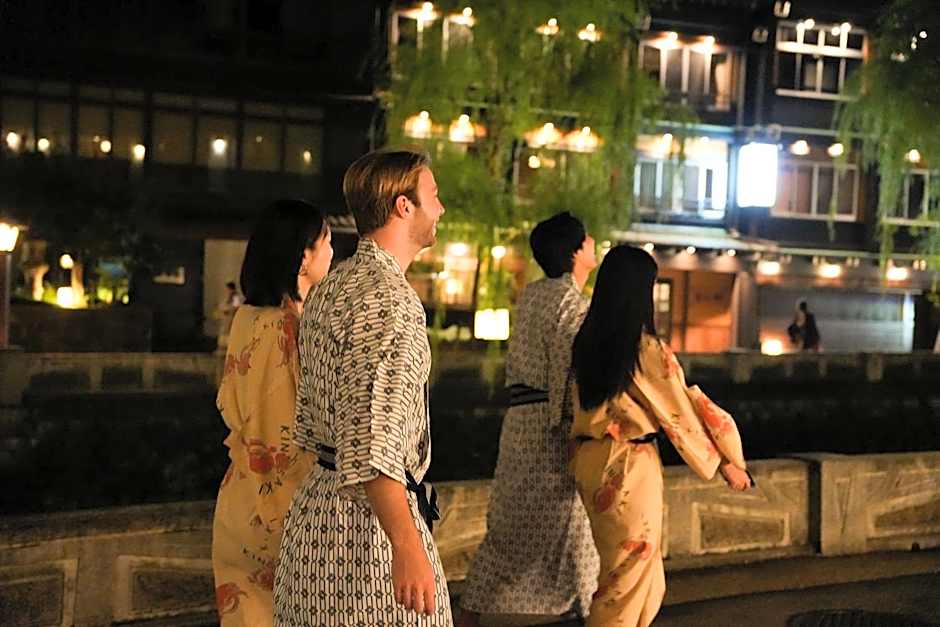 Base House Kinosaki お子様無料でサウナもアクティビティも楽しめる城崎温泉一棟貸し宿 One Group a Day Private Villa with free shuttle service, sauna and outdoor activities