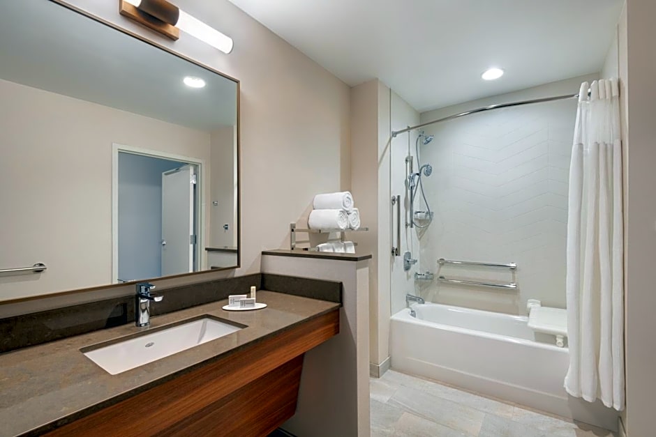 Fairfield Inn & Suites by Marriott Lexington East/I-75
