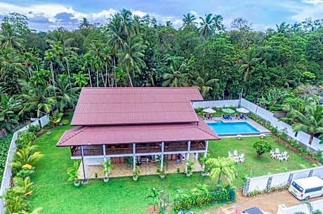 HikkaResort Holiday Villa