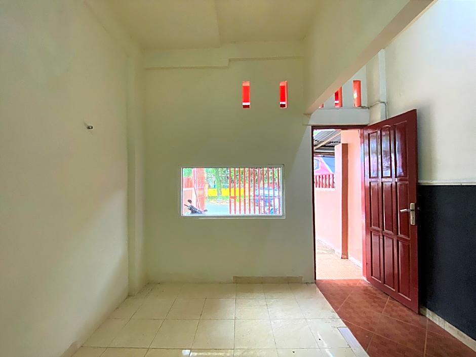 RedDoorz near GOR Lagaligo Palopo