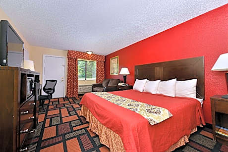 1 King Bed Non-Smoking