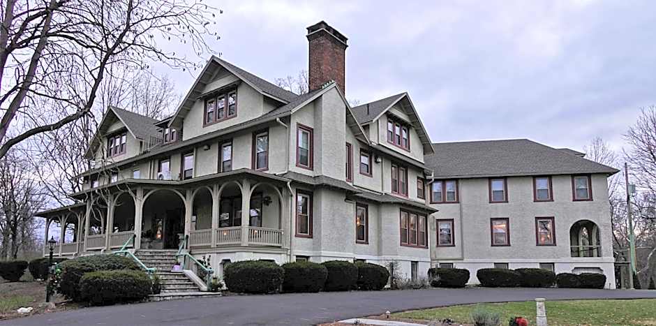 The Inn at Ragged Edge