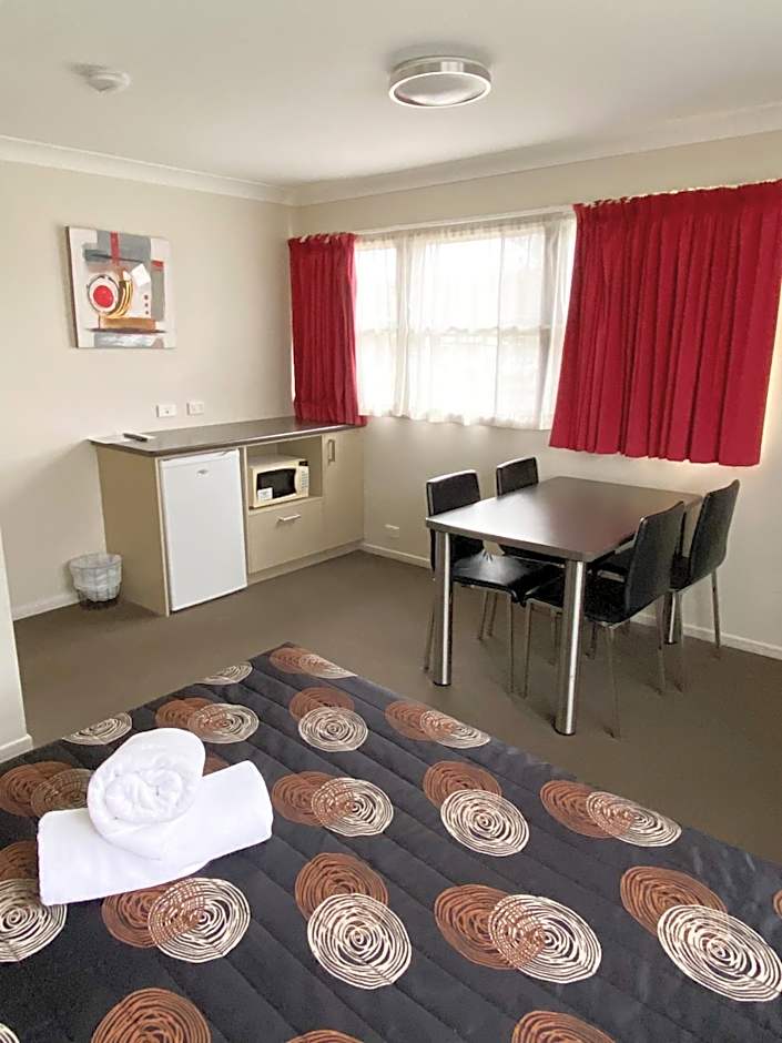 High Street Motor Inn