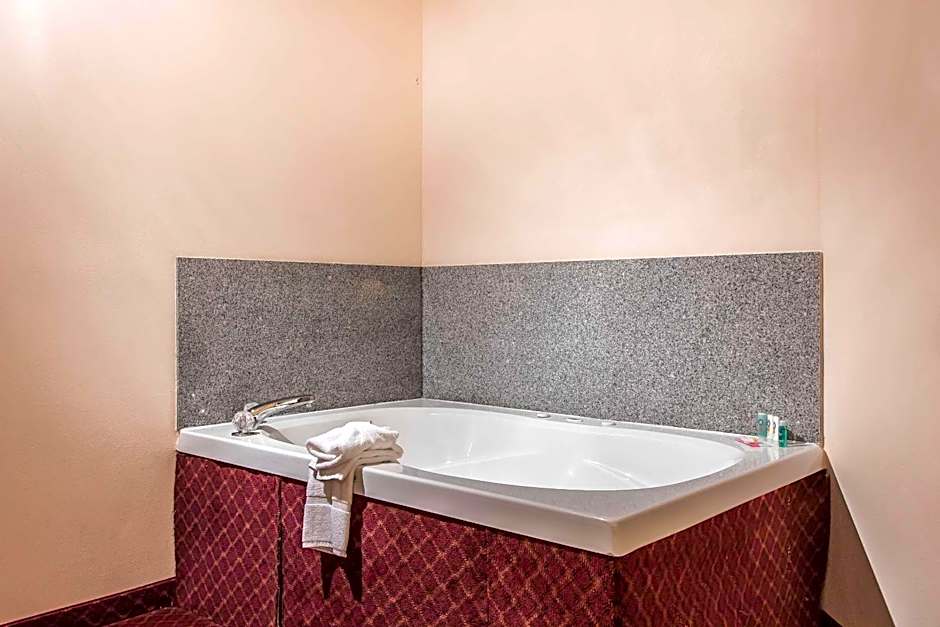 Quality Suites New Iberia