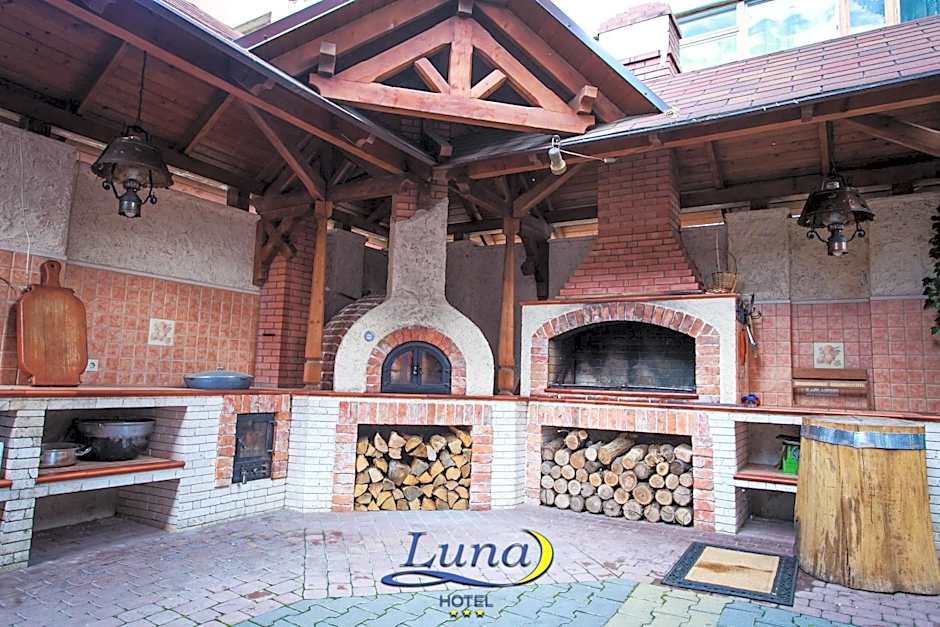Luna Hotel