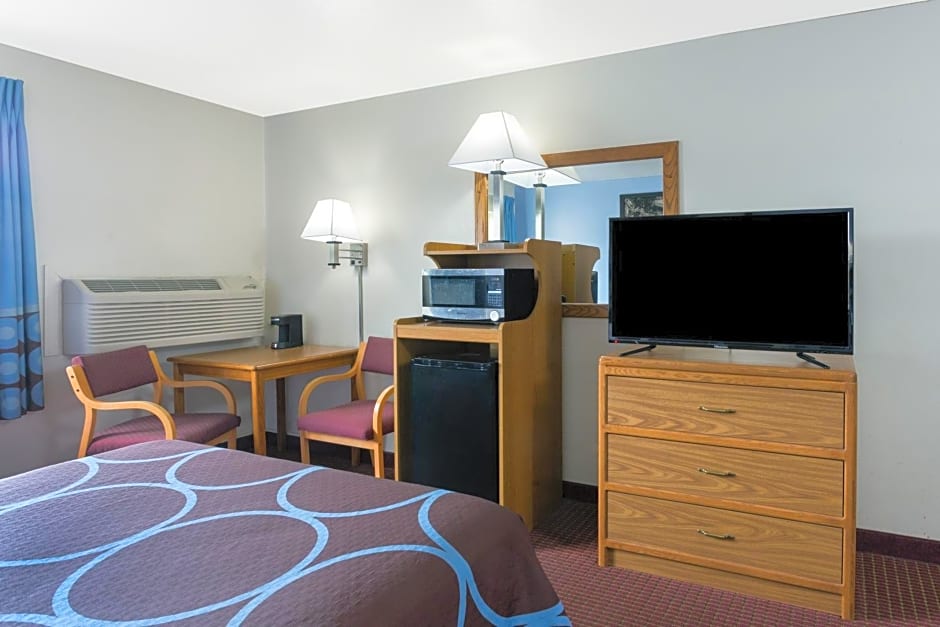 Super 8 by Wyndham Wisconsin Dells